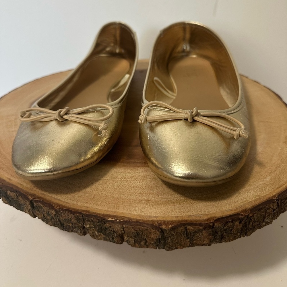โจ๐ฉฐ Metallic Gold Ballet Flats โ Rouge ๐ฉฐโจ - Picture 4 of 11
